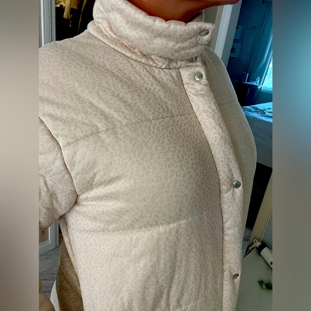 Soft & cozy cream leopard print jacket